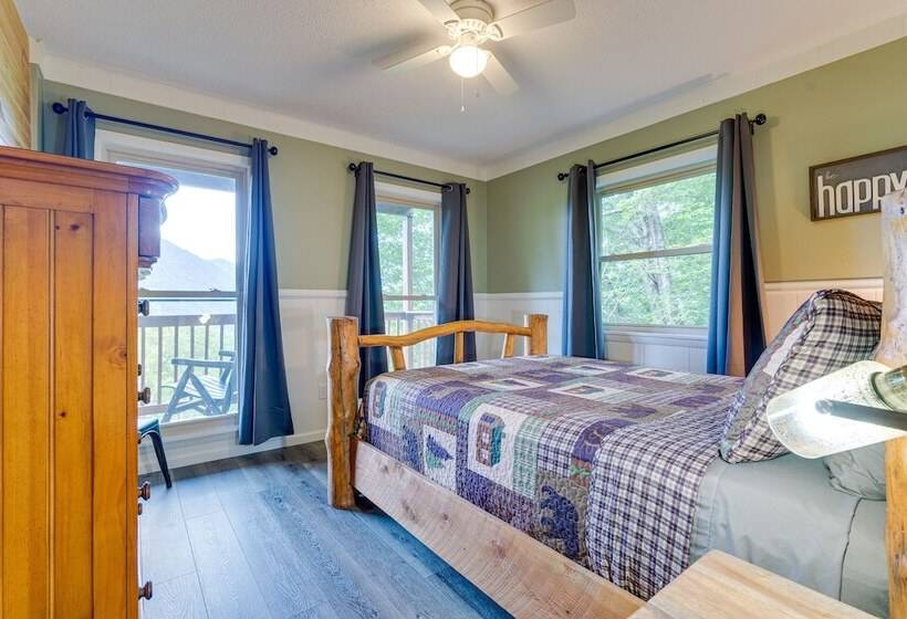 Skyview Retreat Cabin W/ Mountain Views!