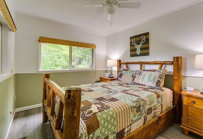 Skyview Retreat Cabin W/ Mountain Views!