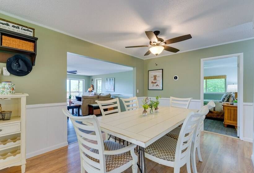 Skyview Retreat Cabin W/ Mountain Views!