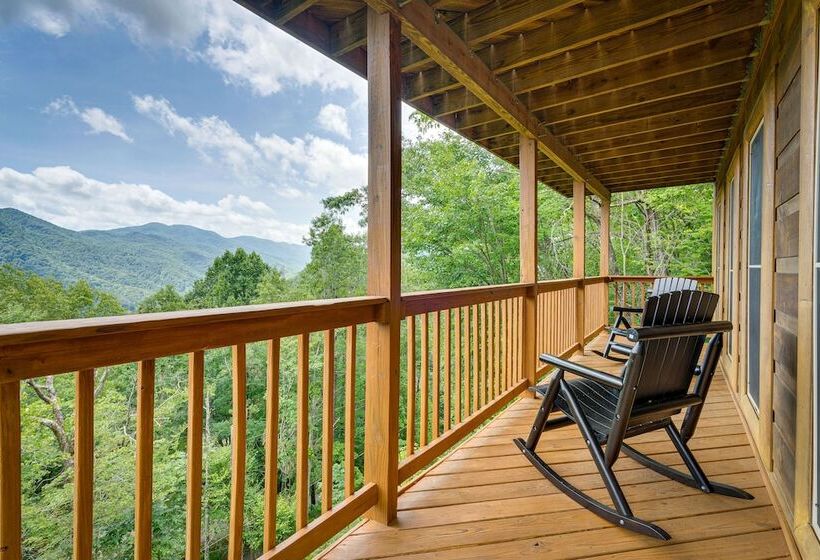 Skyview Retreat Cabin W/ Mountain Views!