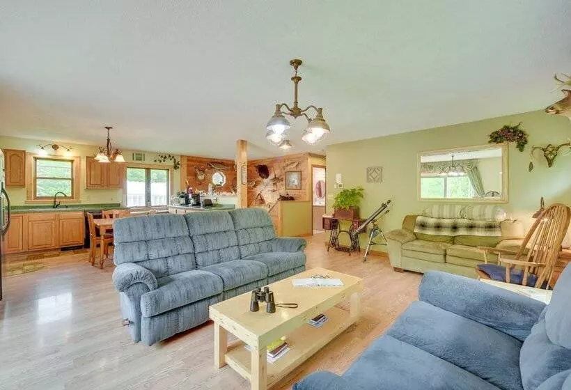 South Range Home   6 Mi To Lake Superior!