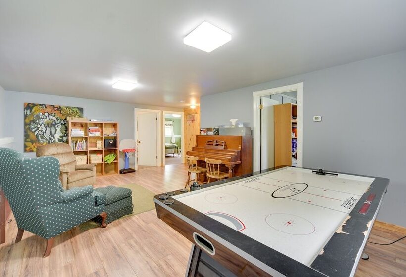 South Range Home 6 Mi To Lake Superior!