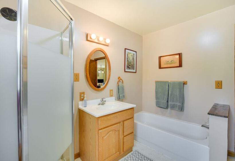 South Range Home 6 Mi To Lake Superior!