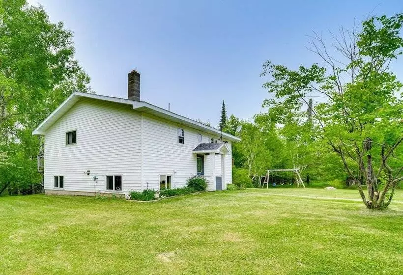 South Range Home   6 Mi To Lake Superior!