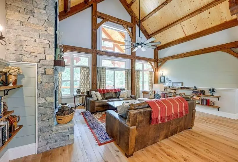 6 Mi To Dtwn Cashiers: Spacious Home W/ Deck