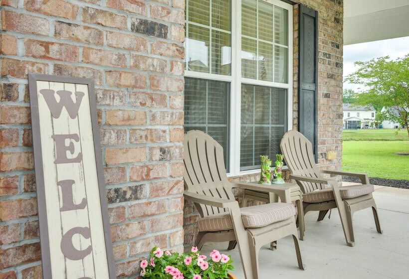 Summerville Getaway W/ Pool Access: Near Golf!