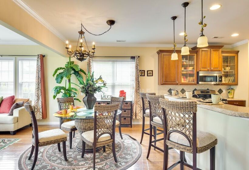 Summerville Getaway W/ Pool Access: Near Golf!