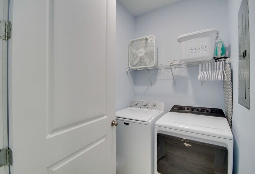 Sunny Gulfport Vacation Rental: Walk To Beaches!