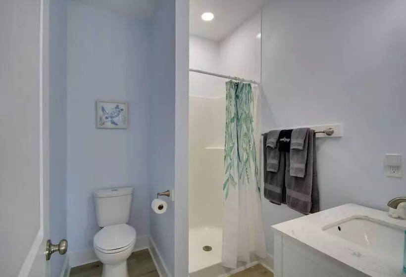 Sunny Gulfport Vacation Rental: Walk To Beaches!