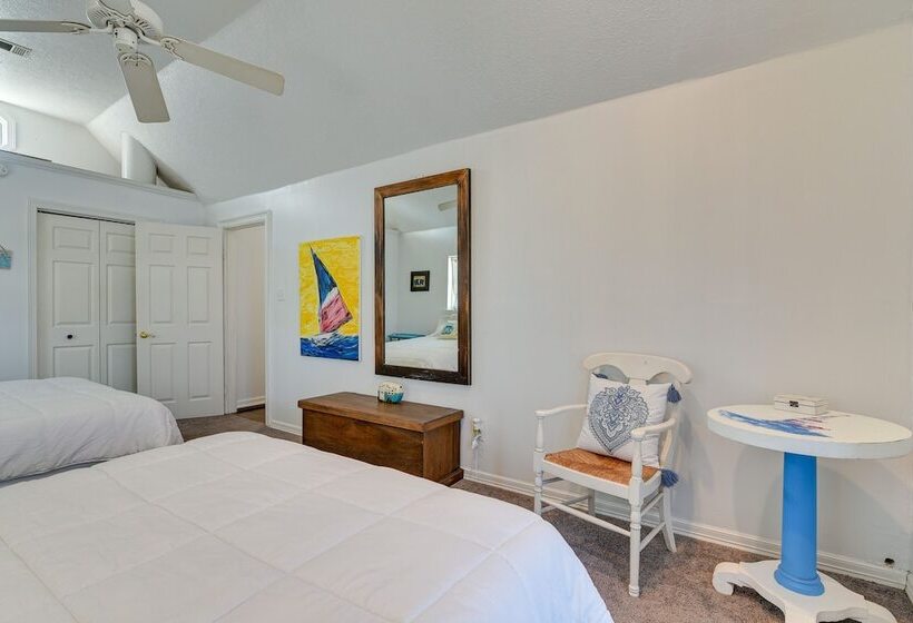 Texas Escape W/ Private Pool, Grill & Balconies!