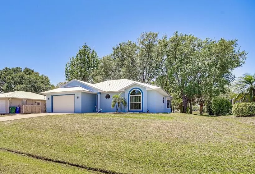 Pet Friendly Sebastian Home: W/ Porch + Lake View!