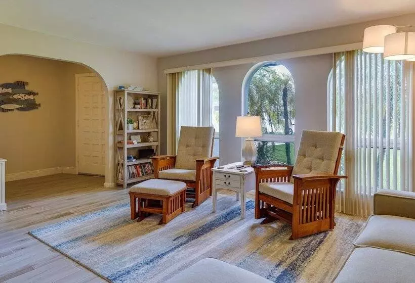 Cape Coral Home W/ Private Heated Pool & Lanai!