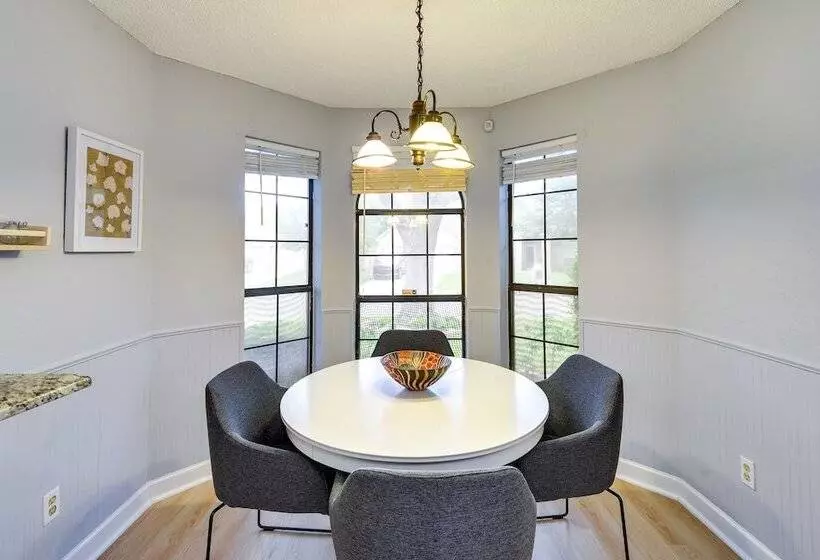 Charming Fort Worth Home   12 Mi To Downtown!