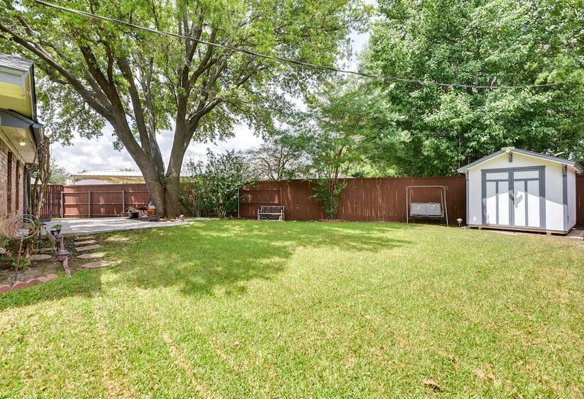 Charming Fort Worth Home   12 Mi To Downtown!