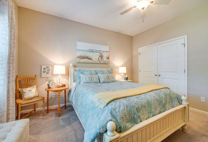 Charming Wilmington Home W/ Patio ~ 7 Mi To Beach!