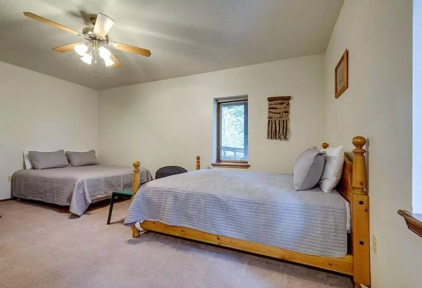 Cozy Cabin W/ Deck & Fireplace In Beaver!