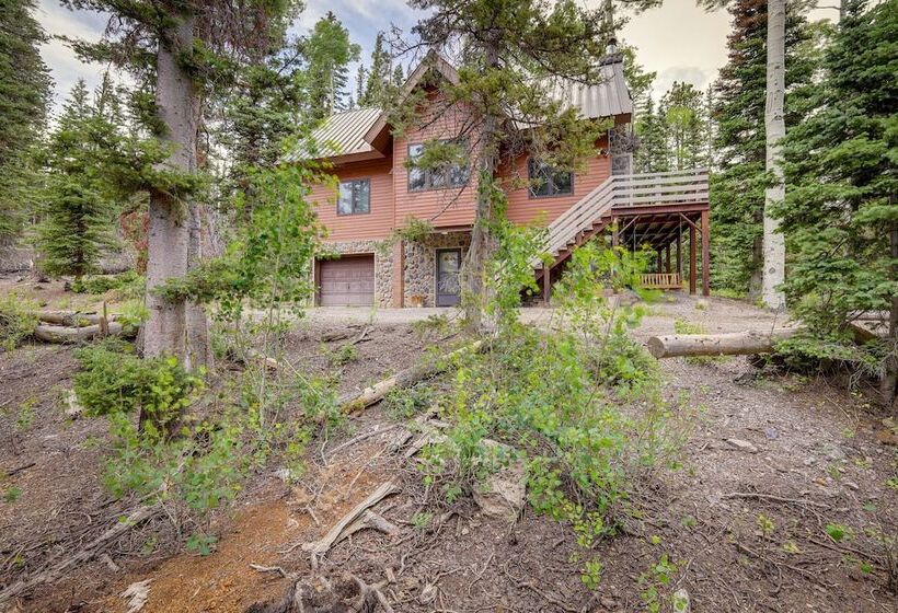 Cozy Cabin W/ Deck & Fireplace In Beaver!