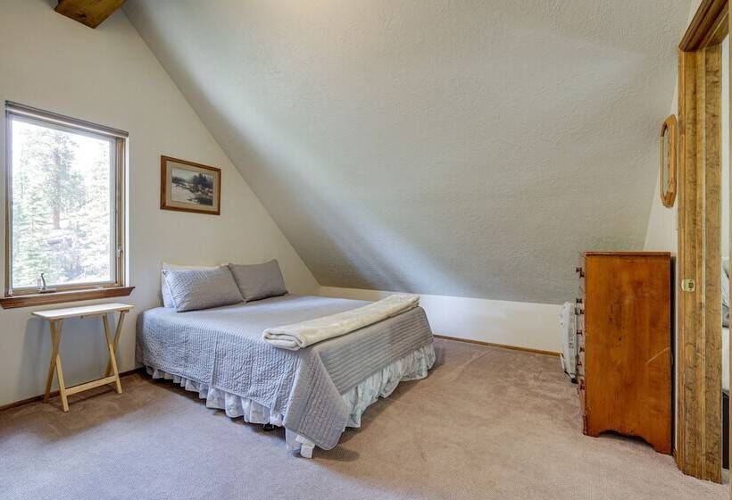 Cozy Cabin W/ Deck & Fireplace In Beaver!