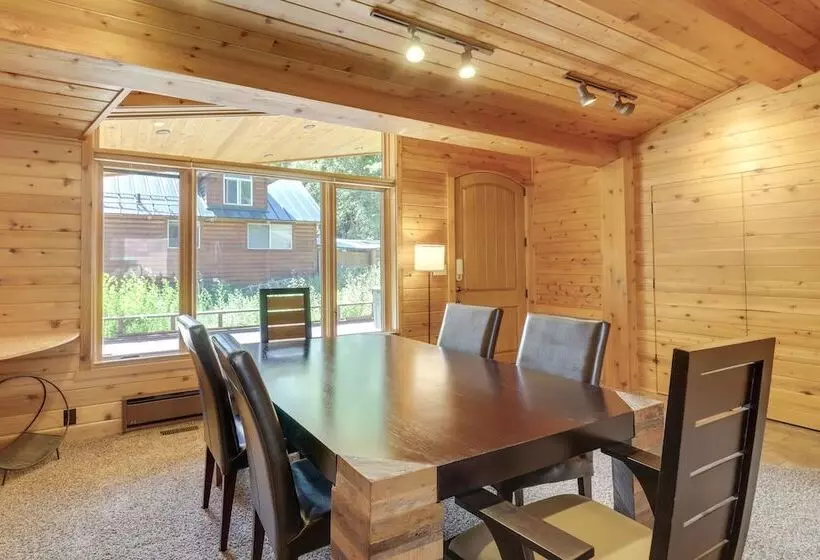 Cozy Provo Retreat With A Charming Fireplace!