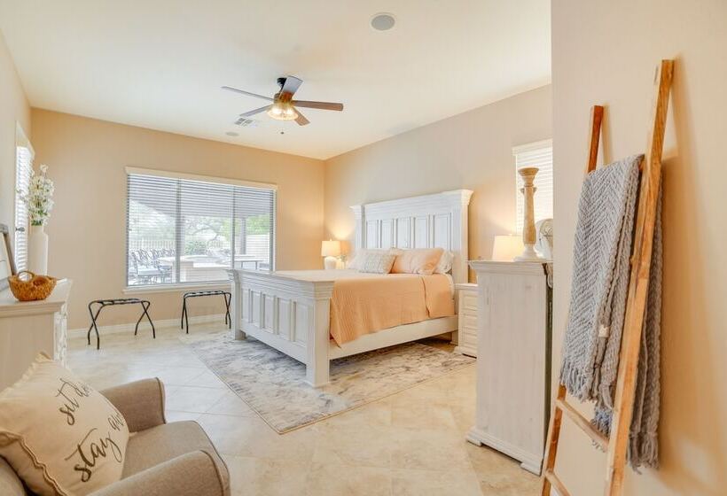 Goodyear Oasis W/ Private Pool & Hot Tub!