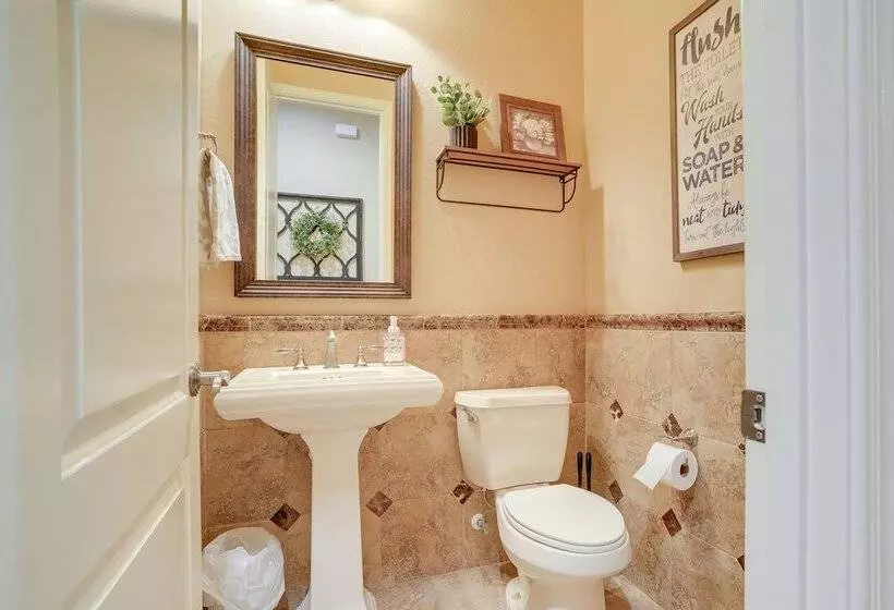 Goodyear Oasis W/ Private Pool & Hot Tub!