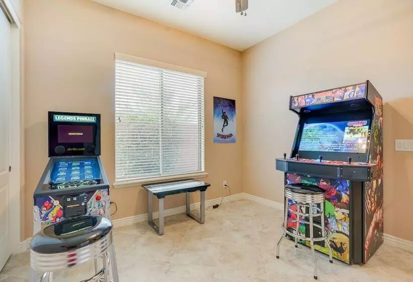 Goodyear Oasis W/ Private Pool & Hot Tub!