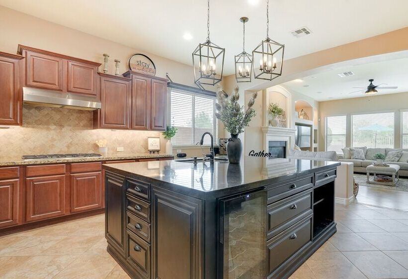 Goodyear Oasis W/ Private Pool & Hot Tub!