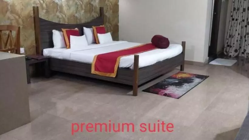 هتل Little Palace