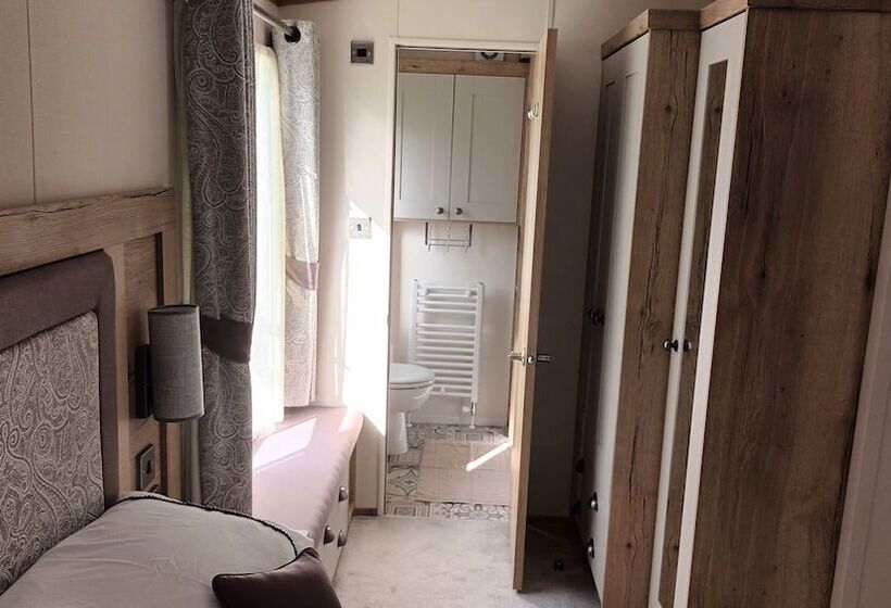 בית מלון כפרי Project Binka Luxury Caravan / Lodge 2 Bedrooms