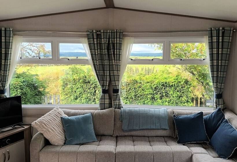 בית מלון כפרי Project Binka Luxury Caravan / Lodge 2 Bedrooms