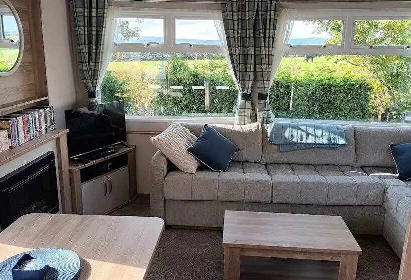 Hotelli Project Binka   Luxury Caravan / Lodge 2 Bedrooms