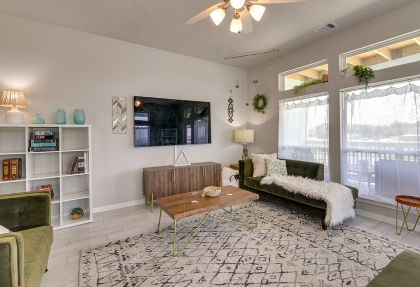 La Porte Home W/ Balconies: Walk To Beach!