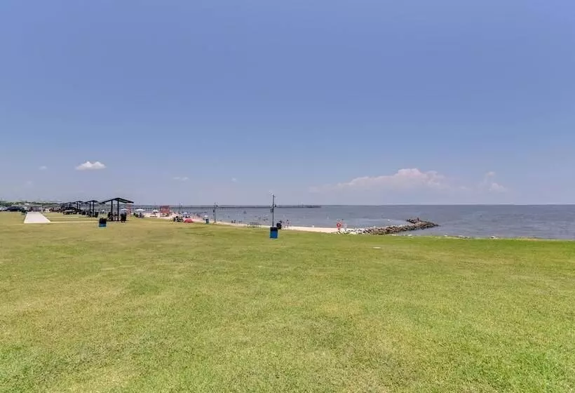 La Porte Home W/ Balconies: Walk To Beach!