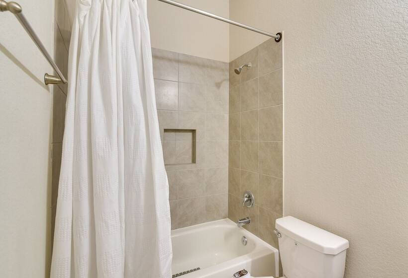 La Porte Home W/ Balconies: Walk To Beach!