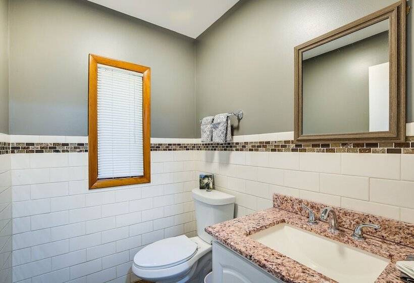 Lakefront New York Abode W/ Deck, Grill & Fire Pit