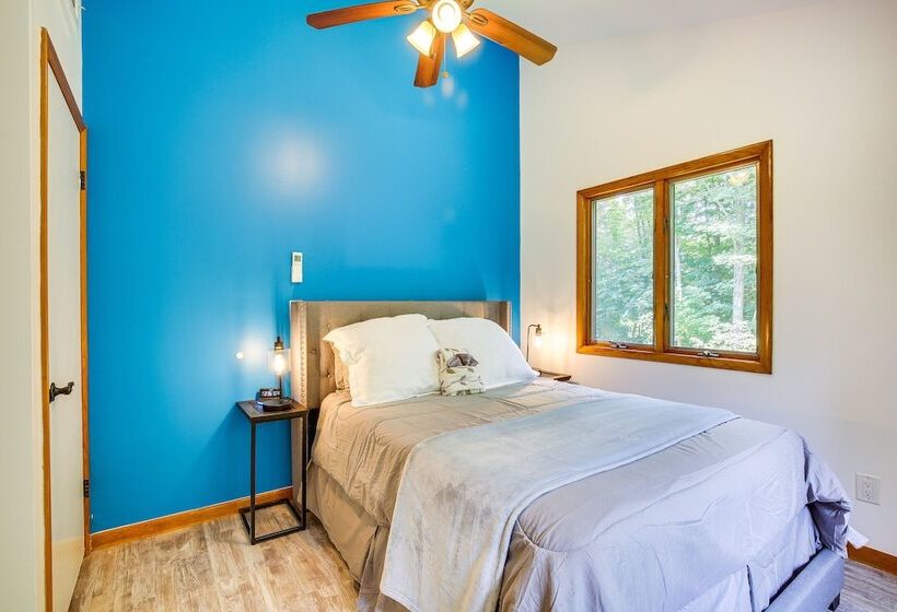 Lakefront New York Abode W/ Deck, Grill & Fire Pit