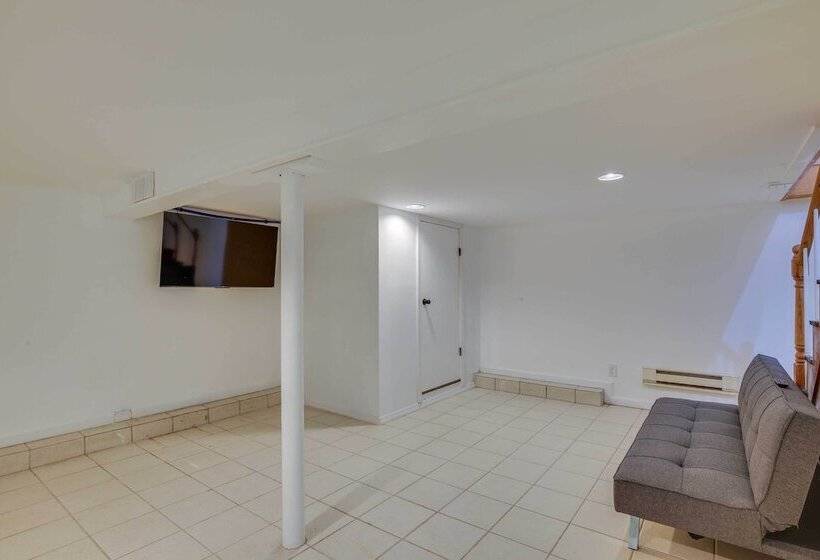 Lakefront New York Abode W/ Deck, Grill & Fire Pit