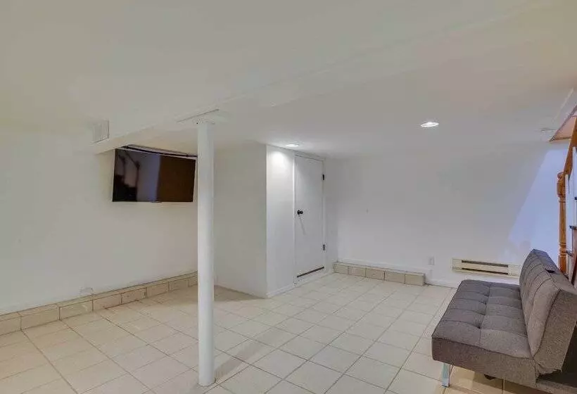 Lakefront New York Abode W/ Deck, Grill & Fire Pit