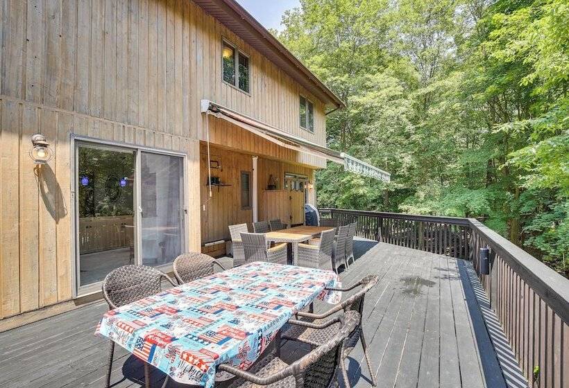 Lakefront New York Abode W/ Deck, Grill & Fire Pit
