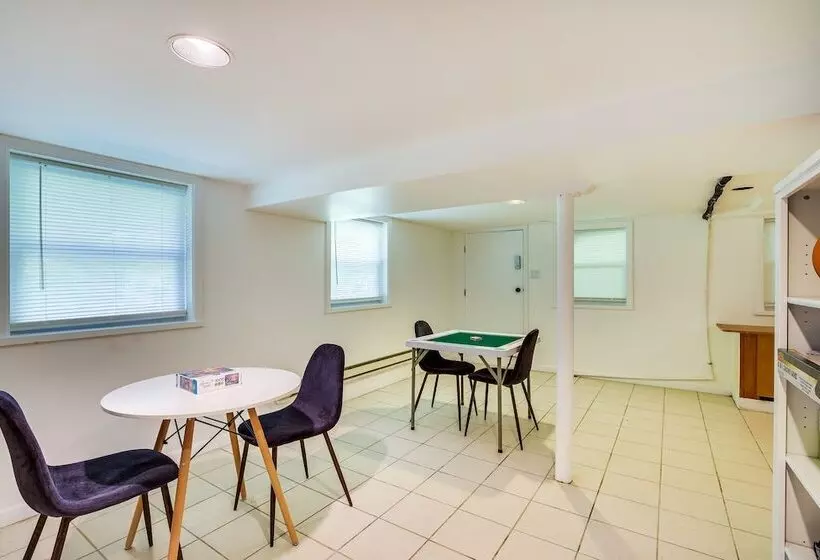 Lakefront New York Abode W/ Deck, Grill & Fire Pit