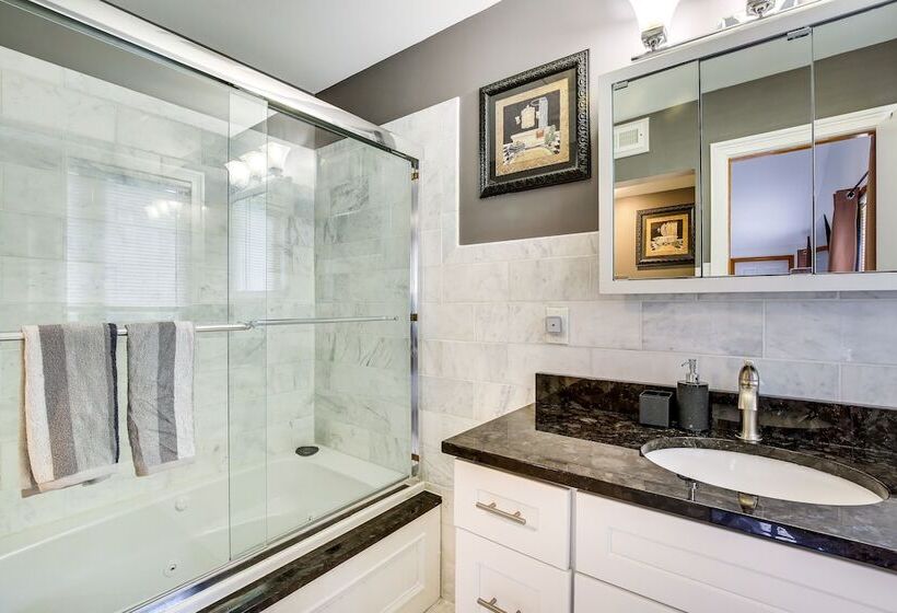 Lakefront New York Abode W/ Deck, Grill & Fire Pit