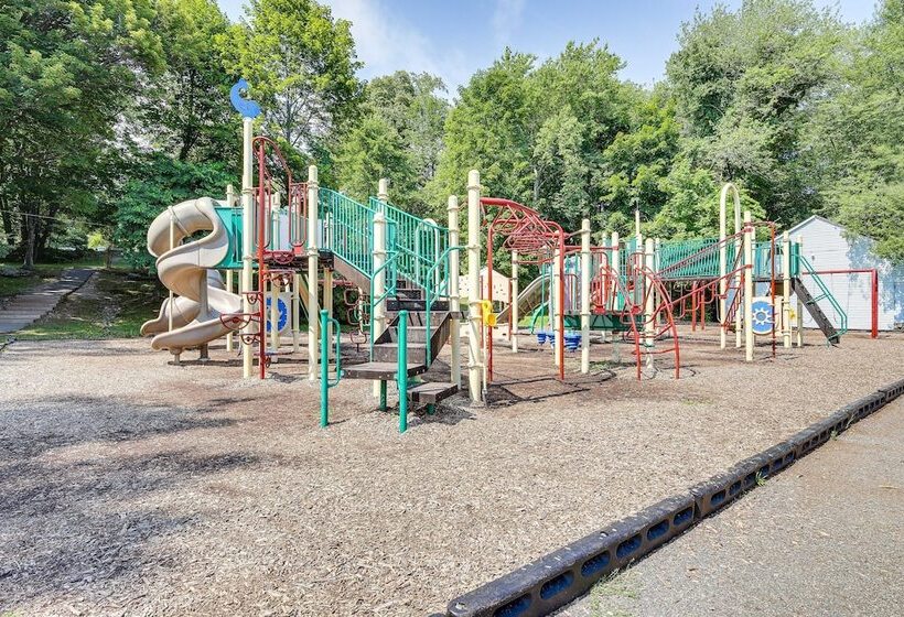 Lakefront New York Abode W/ Deck, Grill & Fire Pit