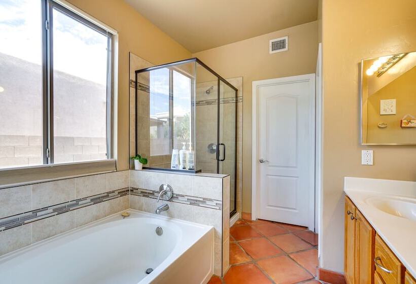 Luxury Tucson Retreat: Patio, Hot Tub & Fireplace