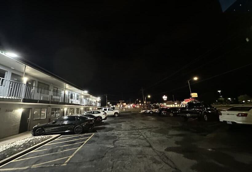 מוטל Super 7 Inn