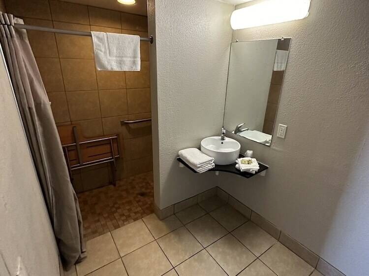 מוטל Super 7 Inn