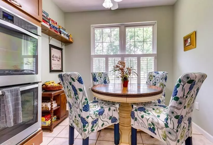 4 Mi To Beach: Navarre Retreat W/ Screened Porch!