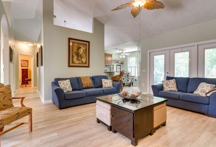 4 Mi To Beach: Navarre Retreat W/ Screened Porch!