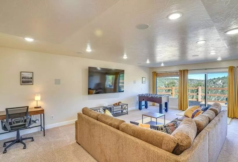 Newly Built, Modern Alton Cabin On 4 Acres!