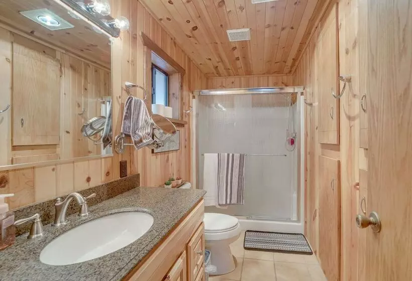 Payson Cabin W/ Deck Near Hiking, Fishing & More!