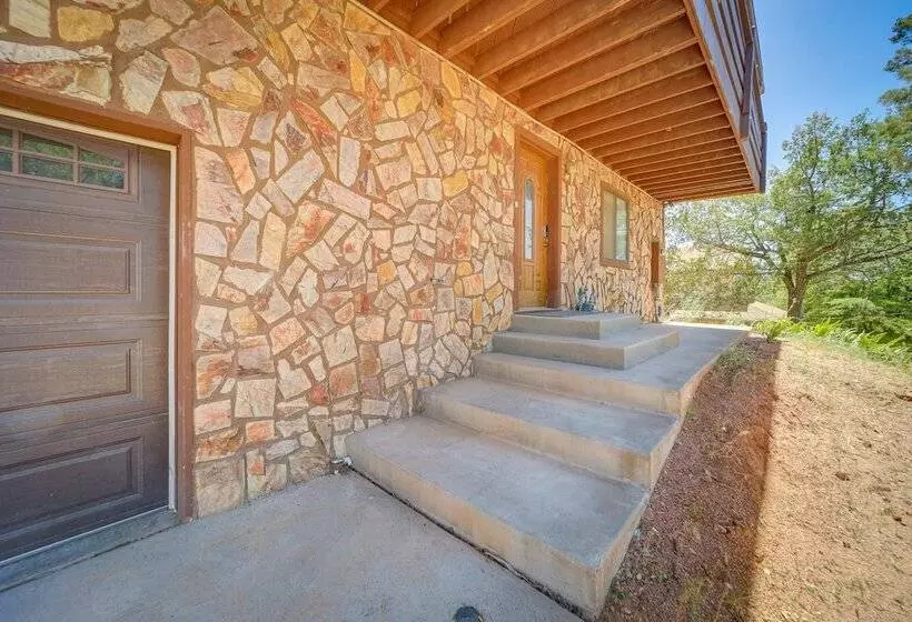 Payson Cabin W/ Deck Near Hiking, Fishing & More!